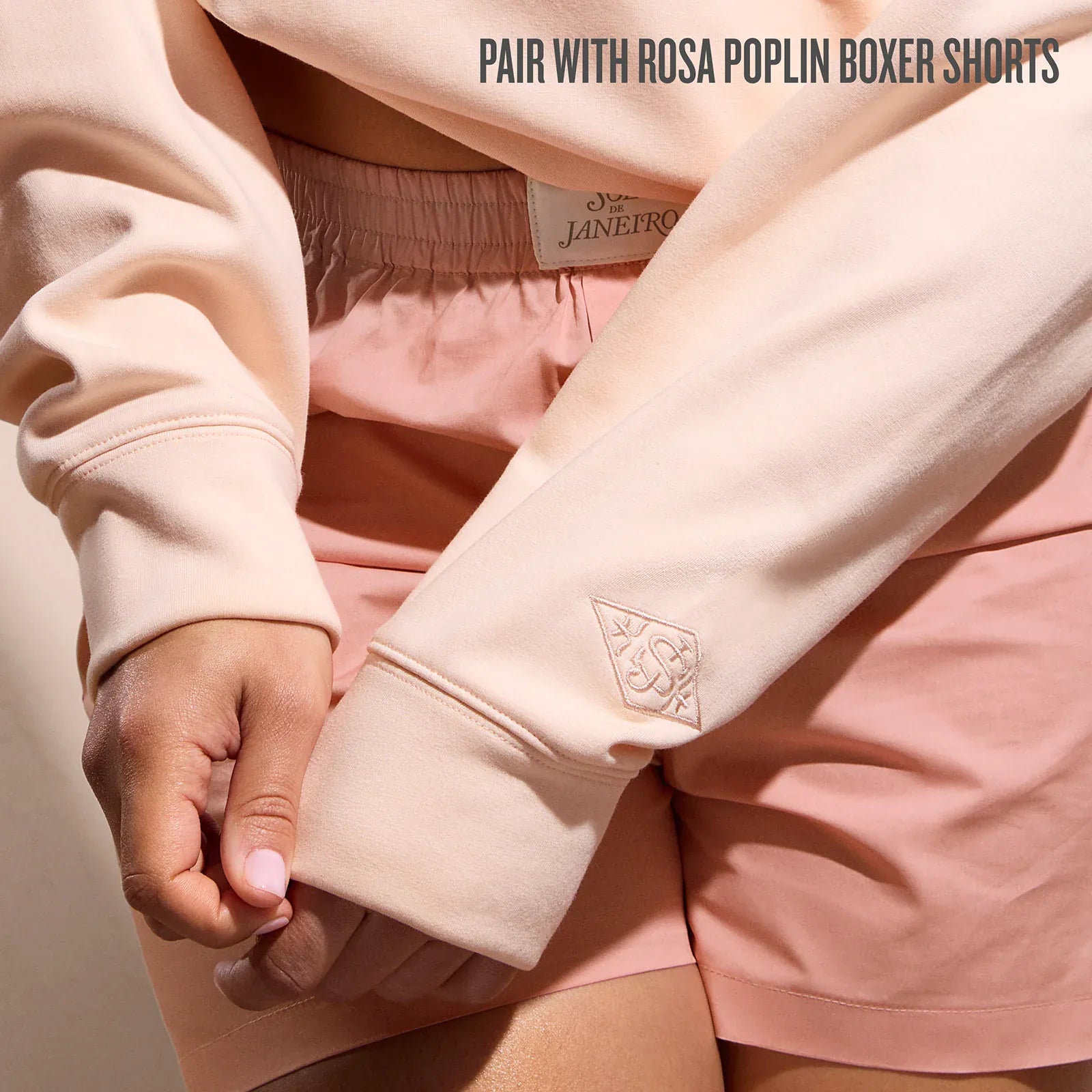 SDJ_RosaMerch_Sweatshirt03_dcce856a-c9da-4188-9765-87d0cd911f1d.jpg